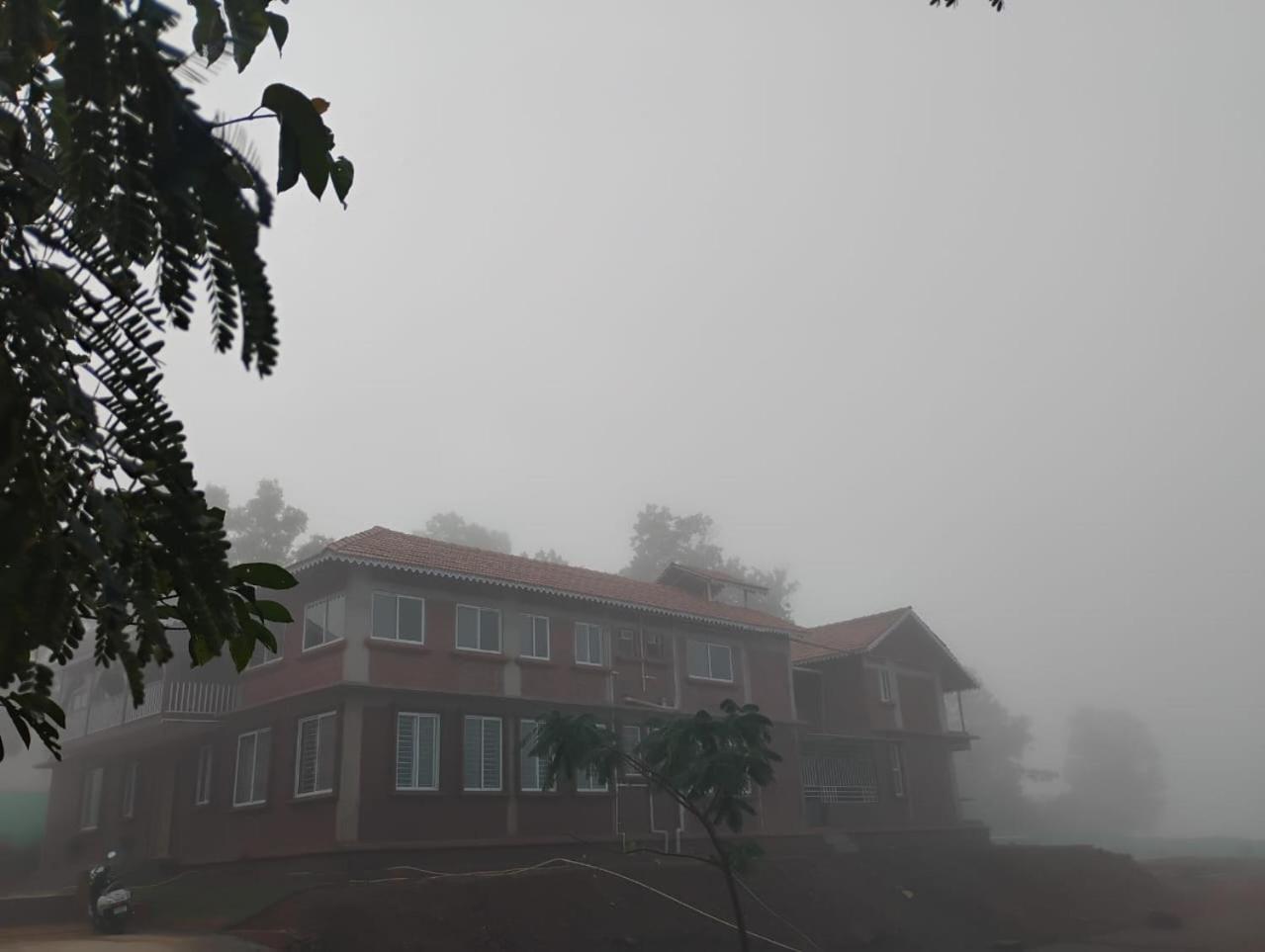 Vanvarsha Resort Chandoli エクステリア 写真