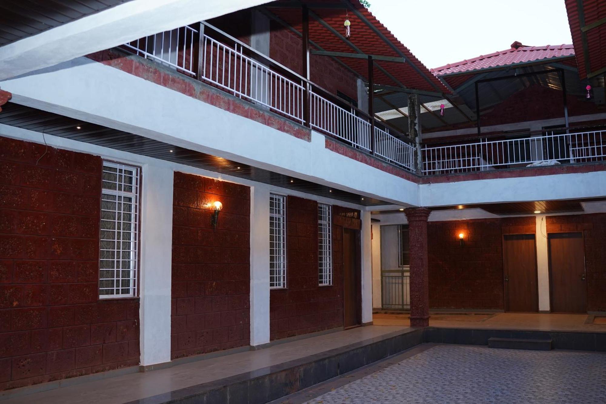 Vanvarsha Resort Chandoli エクステリア 写真